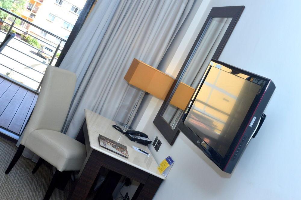 Four Points By Sheraton Nairobi Hurlingham Екстер'єр фото