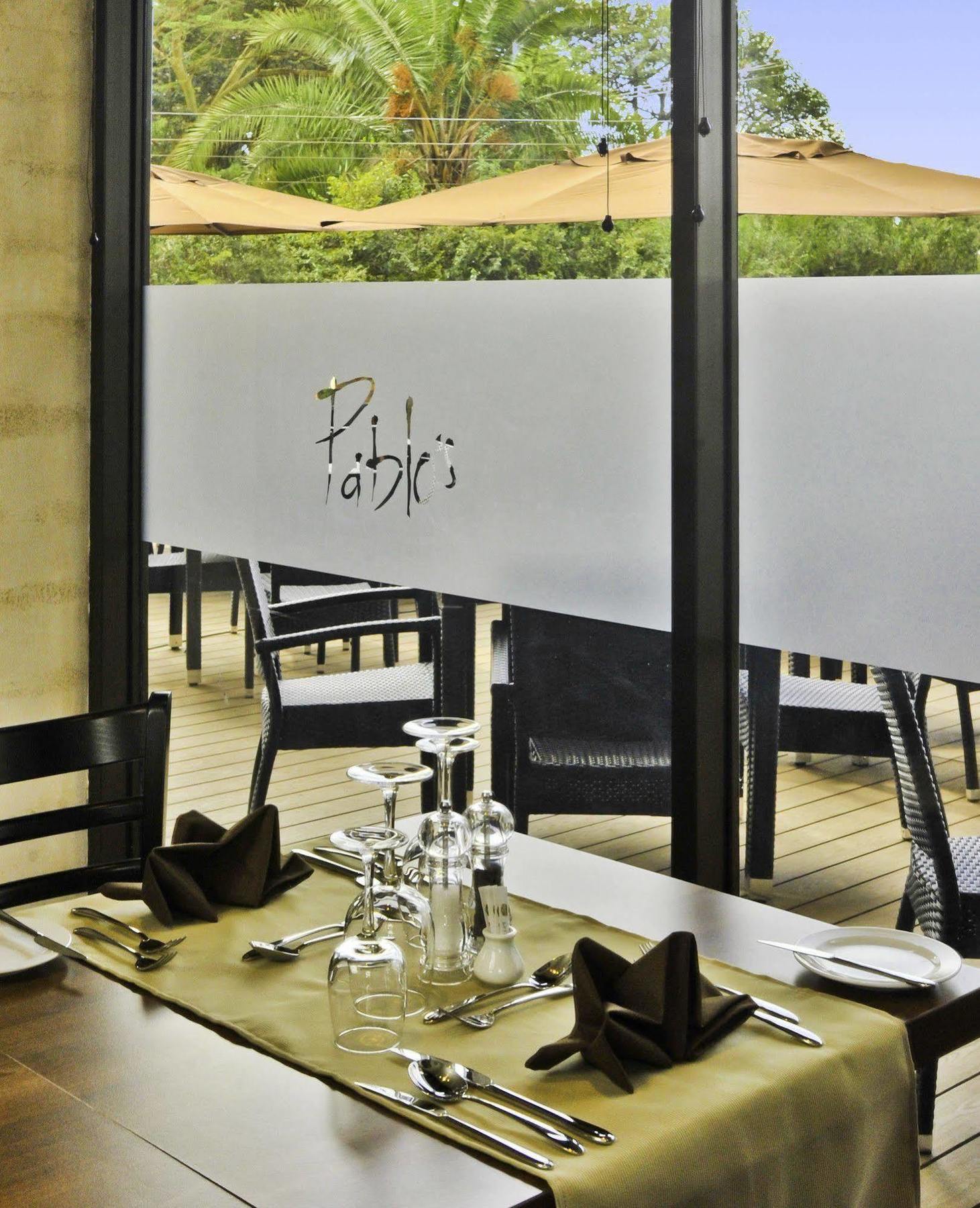 Four Points By Sheraton Nairobi Hurlingham Екстер'єр фото